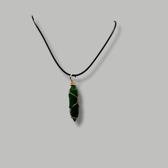 Green Aventurine Gemstone Point Necklace Golden Wire Wrap On Black Cord - Picture 3 of 8